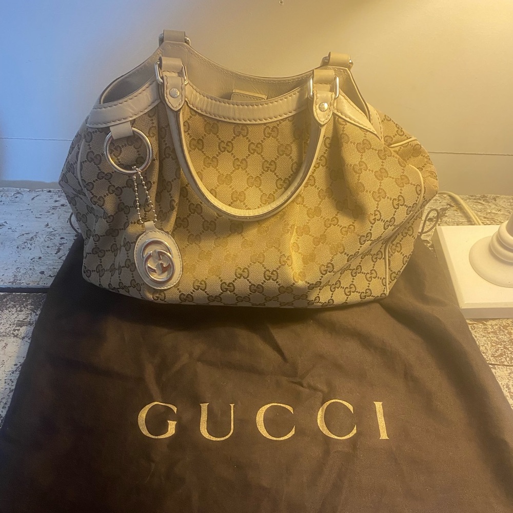 100% Authentic Gucci Sukey GG canvas tote bag with original dust bag in VGUC.